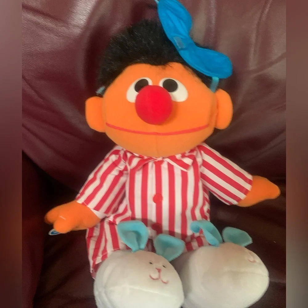 Vintage Working Sesame Street 1997 Tyco Nighttime Sing & Snore Ernie w/Eye Mask